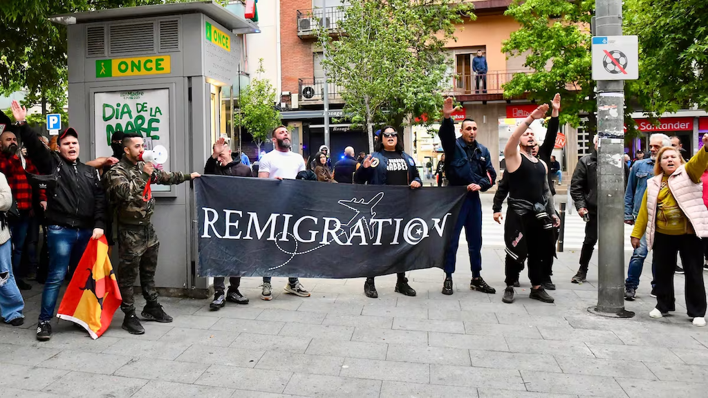 manifestantes xenófobos