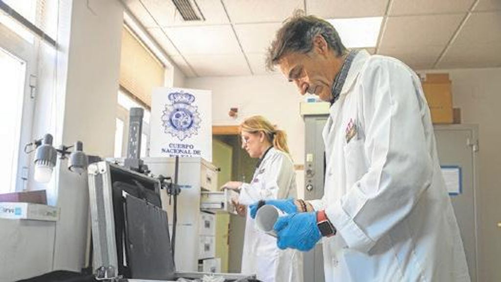 técnicos de análisis científicos