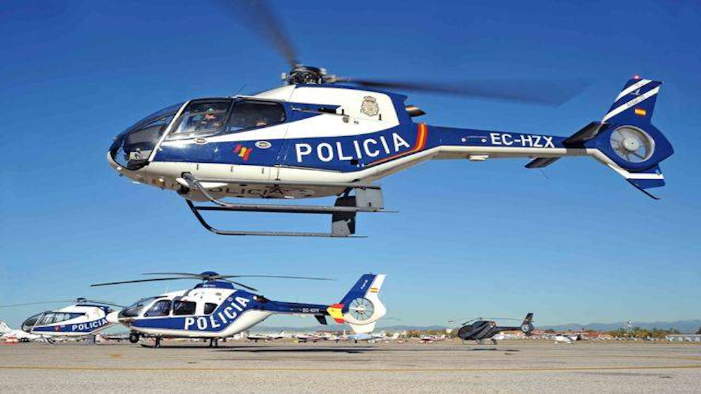 varios helicópteros de la unidad aérea