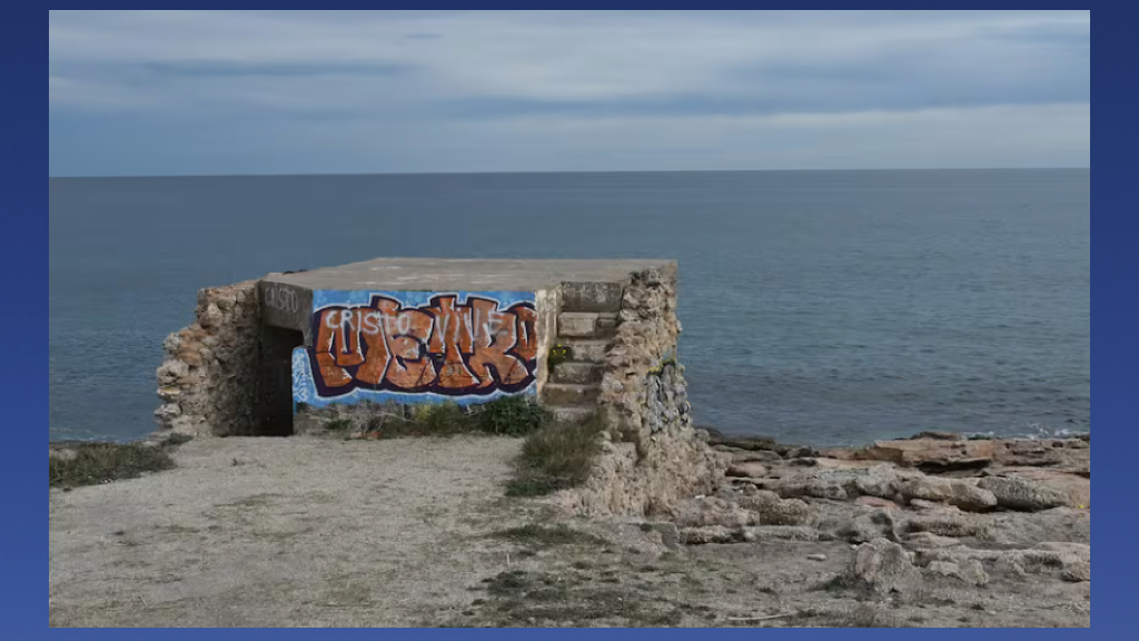 Caseta de la playa donde fue encontrado el menor.