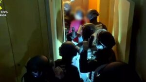 Desarticulada en Barcelona una trama que combinaba estafas amorosas y falsas inversiones.