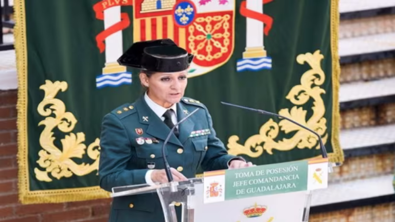 Cristina Moreno ascendida a coronel de la Benemérita.