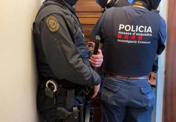Operación conjunta de Mossos d'Esquadra y Policia Nacional para desarticular una red criminal internacional.