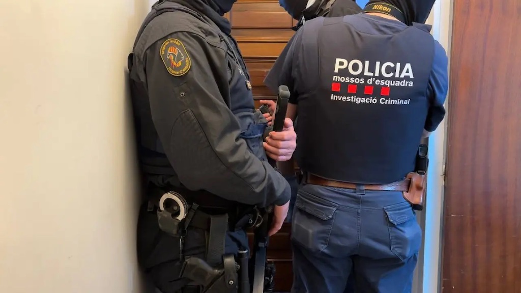 Operación conjunta de Mossos d'Esquadra y Policia Nacional para desarticular una red criminal internacional.
