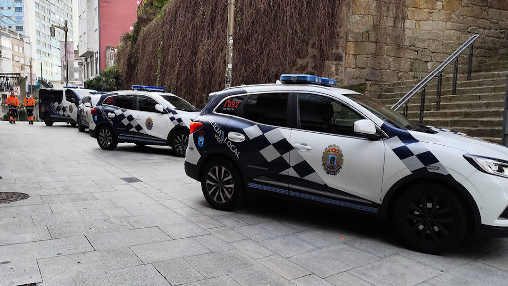 Dos detenidos por agredir con arma blanca a policias locales de Vigo.