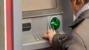 Nuevo modus operandi del fraude del cajero automático.