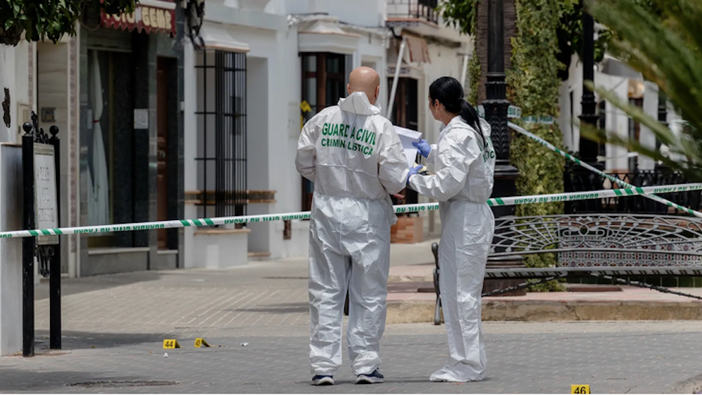 Un atraco a un banco termina con un muerto y un policía herido en Puerto Serrano