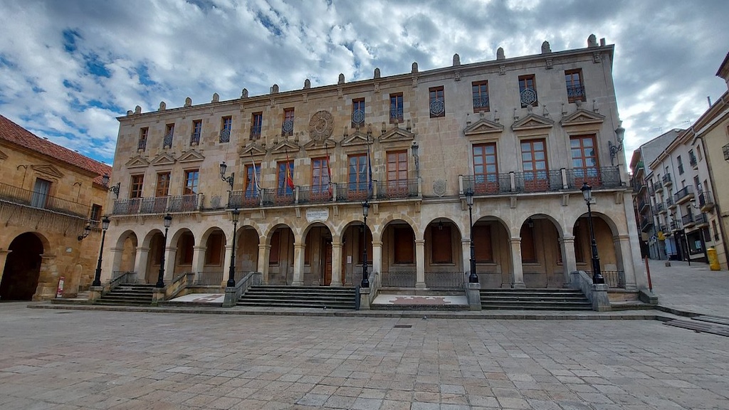 La Operación Fuentona sacude el Ayuntamiento de Soria con registros, detenciones y contratos bajo sospecha