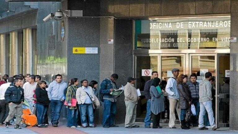 Nueva regularización de inmigrantes en España: riesgos policiales, vivienda, empleo y seguridad ciudadana