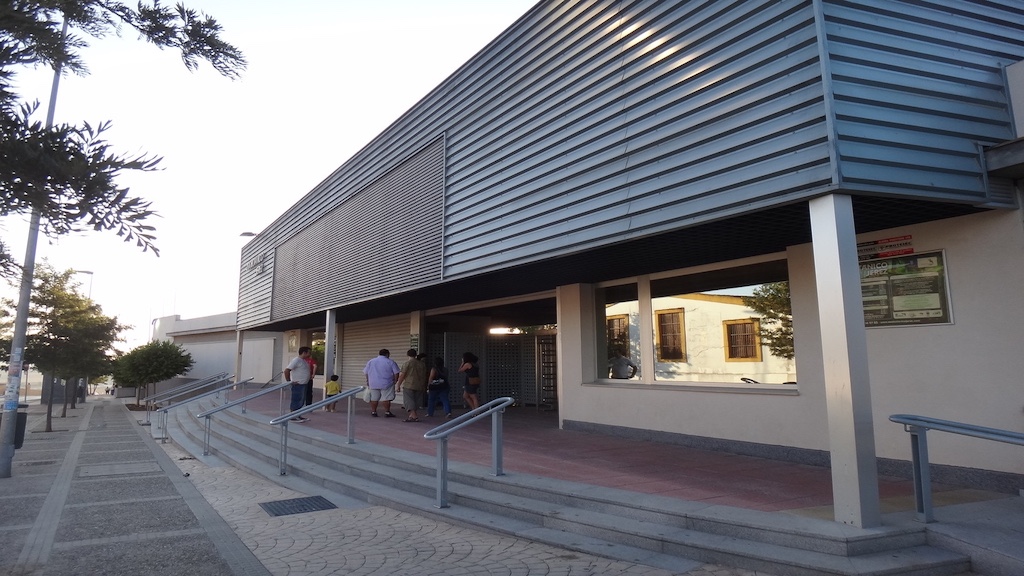 Agentes de la Policía Local tras el robo en el Zoobotánico de Jerez