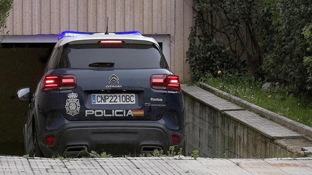 La víctima, de 83 años y movilidad reducida, fue hallada inconsciente por su cuidadora en una vivienda revuelta del barrio de Gamonal